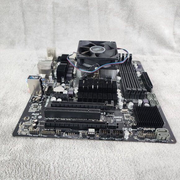 ASRock 970 PRO3 Motherboard w/AMD FX CPU Cooler Fan & IO Sheild - Picture 3 of 11